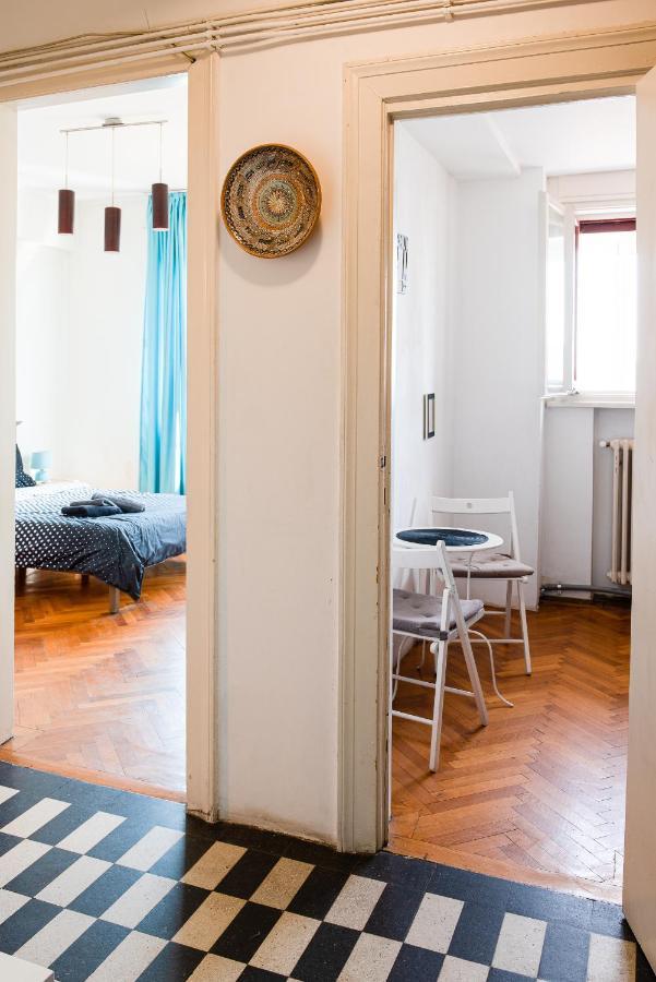 Old Town Cozy Apartment - University Square - Central Location Бухарест Екстер'єр фото