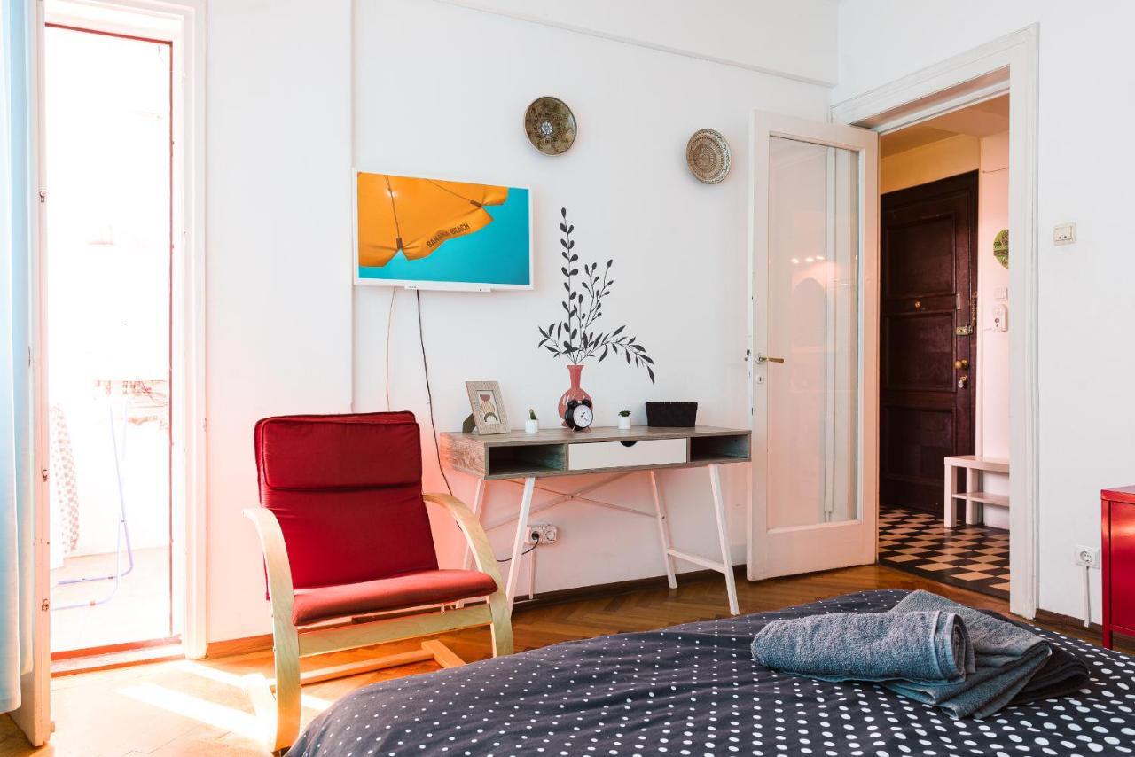 Old Town Cozy Apartment - University Square - Central Location Бухарест Екстер'єр фото